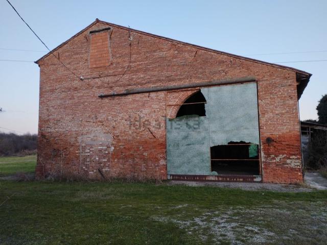 Locale Commerciale in vendita a Piacenza D'adige, Veneto