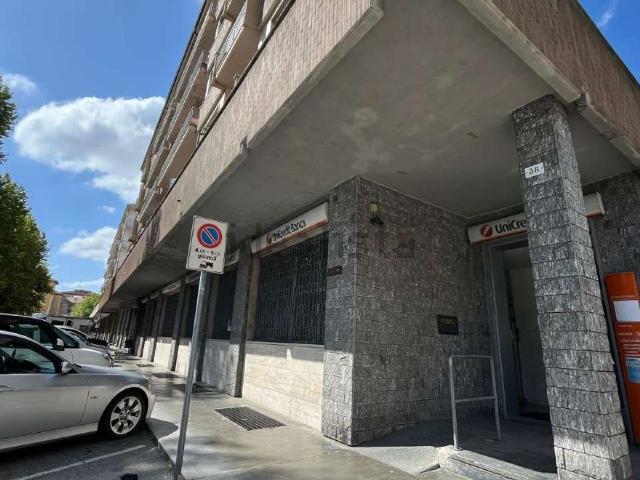 Locale Commerciale in vendita a Piemonte, Alessandria