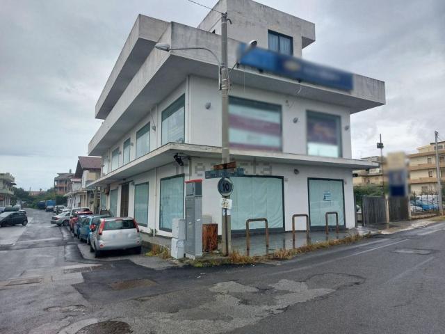 Locale Commerciale in vendita a Militi, Barcellona Pozzo Di Gotto