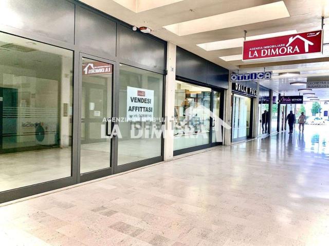 Locale Commerciale in vendita a Pieve di Soligo, Treviso