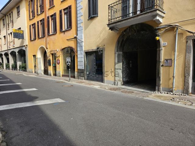 Locale Commerciale in vendita a Vico, Como