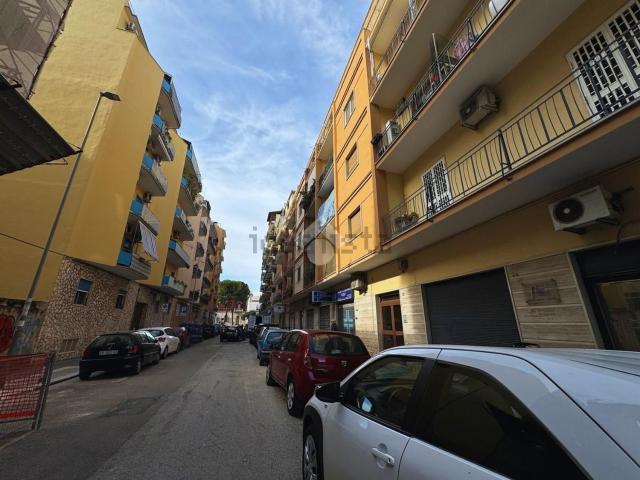 Locale Commerciale in vendita a Puglia, Bari