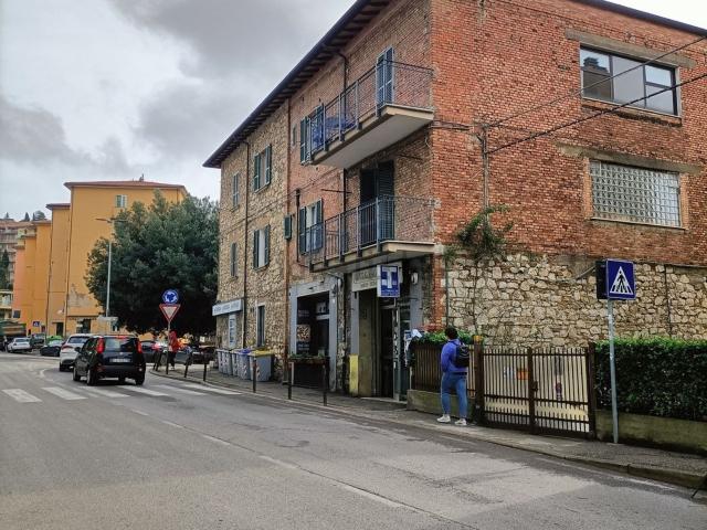 Locale Commerciale in vendita a Santa Lucia, Cenerente