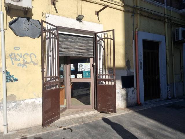 Locale Commerciale in vendita a Puglia, Foggia