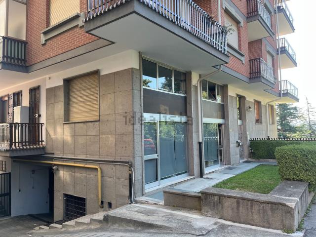 Locale Commerciale in vendita a Piemonte, Cuneo