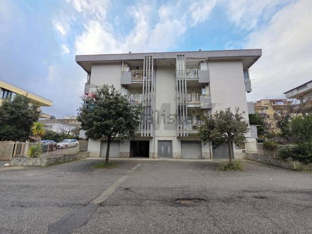 Locale Commerciale in vendita a Calabria, Cosenza
