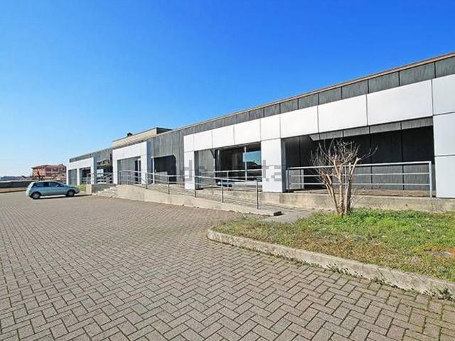 Locale Commerciale in vendita a Osio Sopra, Lombardia