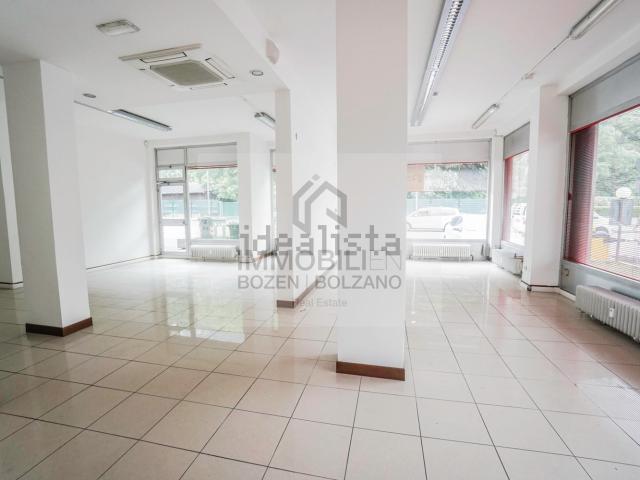 Locale Commerciale in vendita a Oltrisarco-Aslago - Oberau-Haslach, Bolzano - Bozen