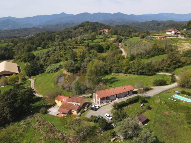 Locale Commerciale in vendita a Monti di Licciana, Licciana Nardi