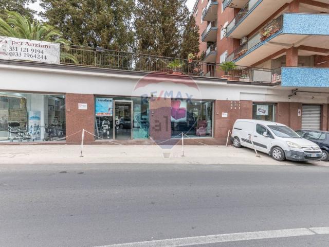 Locale Commerciale in vendita a Le Sfere, Caltagirone