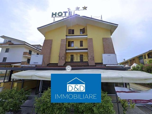 Locale Commerciale in vendita a Piemonte, Cuneo