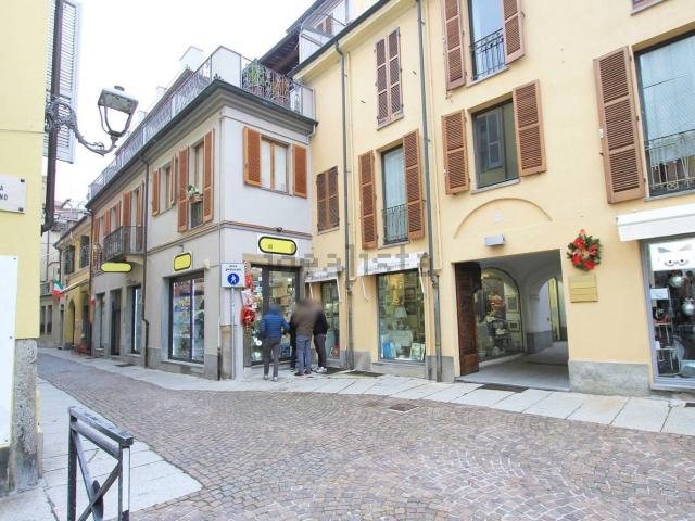 Locale Commerciale in vendita a Rione San Paolo, Piemonte