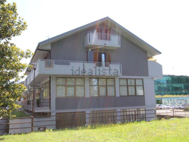 Locale Commerciale in vendita a Clusone, Lombardia