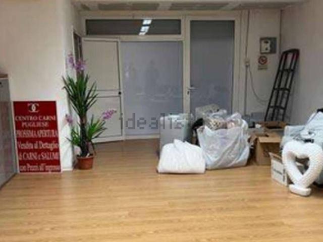 Locale Commerciale in vendita a Japigia, Puglia