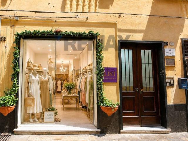 Locale Commerciale in vendita a Cantalupo, Varazze