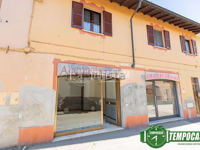Locale Commerciale in vendita a Casalpusterlengo, Lombardia