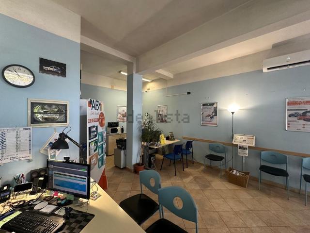 Locale Commerciale in vendita a Camaiore, Toscana