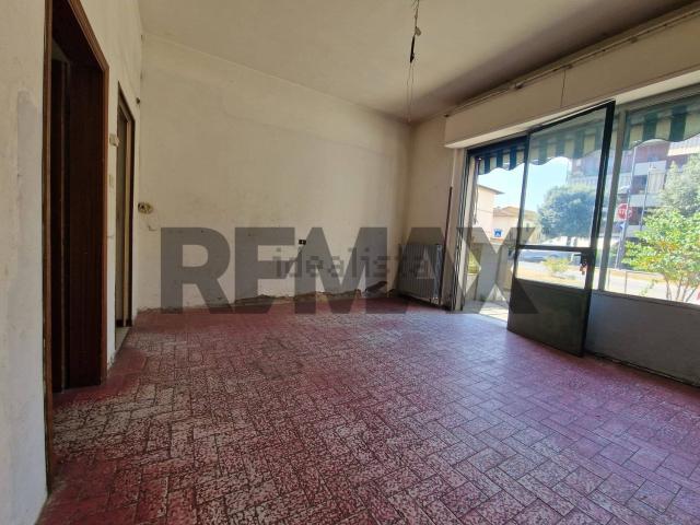 Locale Commerciale in vendita a Stagno, Lastra A Signa