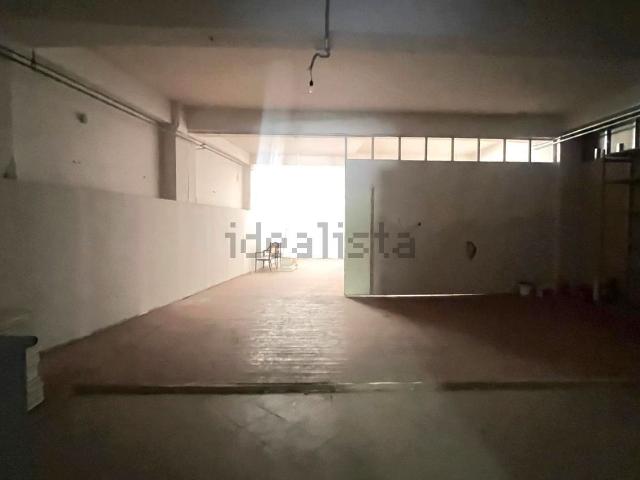 Locale Commerciale in vendita a Canalicchio, Tremestieri Etneo