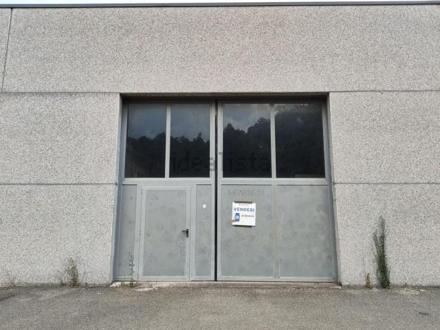 Locale Commerciale in vendita a Piemonte, Alessandria