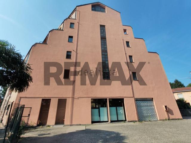 Locale Commerciale in vendita a Busto Arsizio, Lombardia
