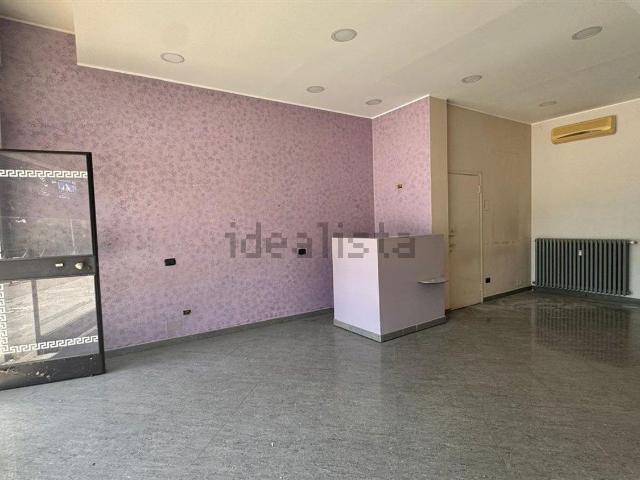 Locale Commerciale in vendita a Cassina Pertusella, Caronno Pertusella