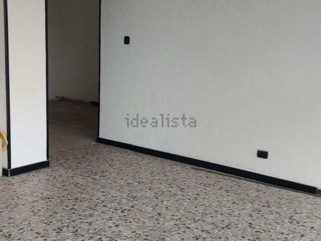 Locale Commerciale in vendita a Unione di Comuni della Romagna Forlivese, Quattro