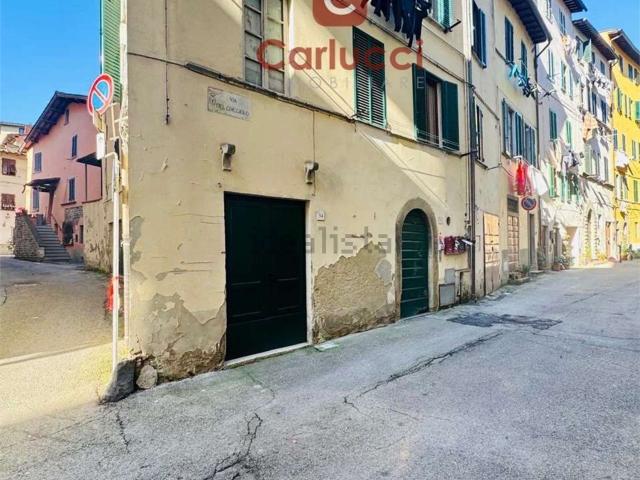 Locale Commerciale in vendita a Collecchio, Uzzano E Castello