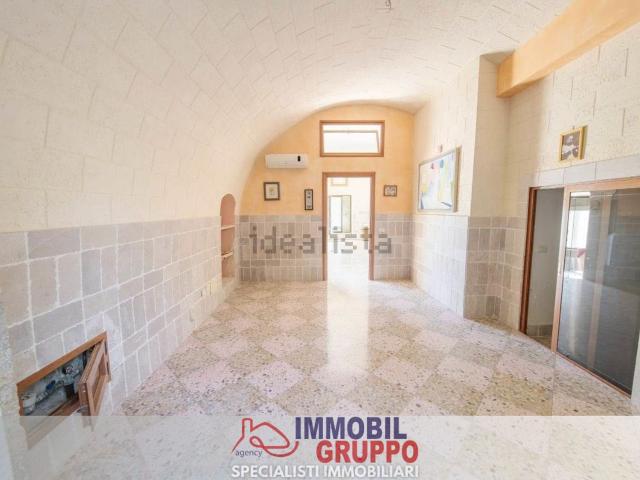 Locale Commerciale in vendita a Andria, Barletta-Andria-Trani