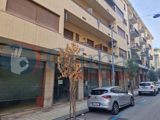 Locale Commerciale in vendita a IV Circoscrizione, Messina