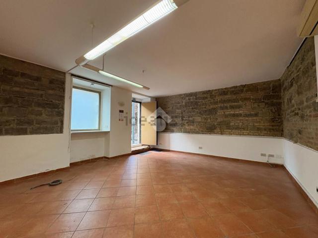 Locale Commerciale in vendita a Città Nuova-Barriera Nuova-San Vito-Città Vecchia, Villa Opicina
