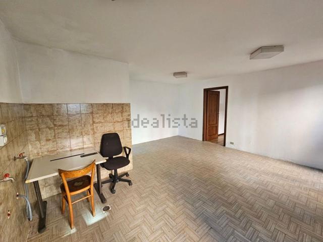 Locale Commerciale in vendita a Borgo Val Di Taro, Reggio Emilia