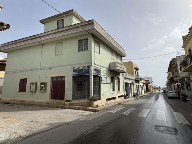 Locale Commerciale in vendita a Avola, Sicilia