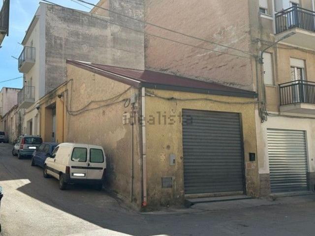 Locale Commerciale in vendita a Alcamo, Sicilia