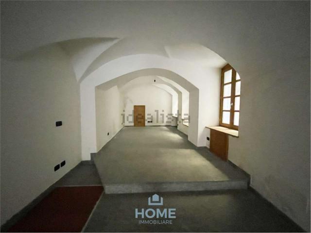 Locale Commerciale in vendita a Raschi, Chiavenna