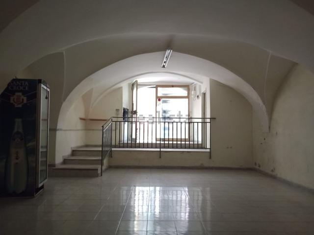 Locale Commerciale in vendita a Puglia, Taranto