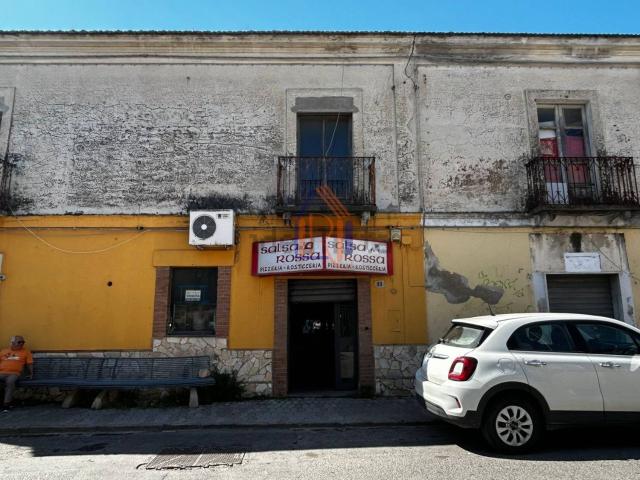 Locale Commerciale in vendita a Santa Maria, Calabria