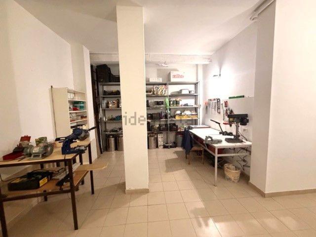 Locale Commerciale in vendita a Modugno, Bari