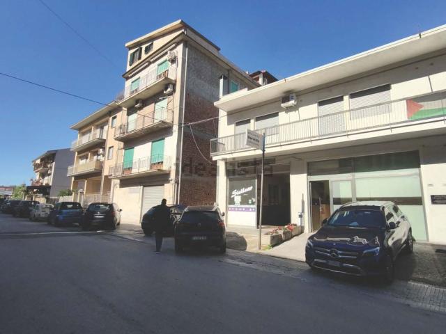 Locale Commerciale in vendita a Minà, Sant'agata Di Militello
