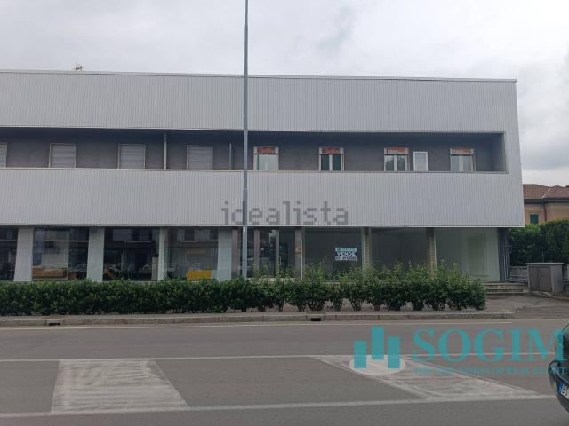 Locale Commerciale in vendita a Turate, Lombardia