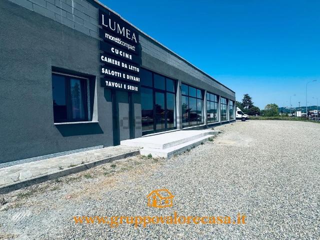 Locale Commerciale in vendita a Piemonte, Alessandria