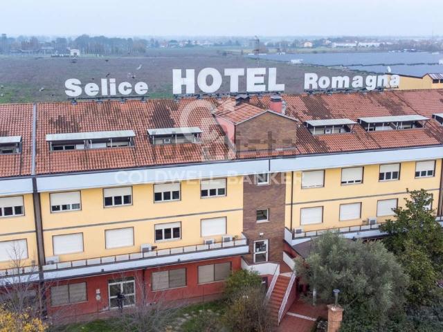 Locale Commerciale in vendita a Unione dei comuni della Bassa Romagna, Massa Lombarda
