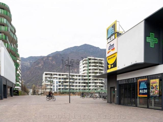 Locale Commerciale in vendita a Don Bosco, Bolzano - Bozen