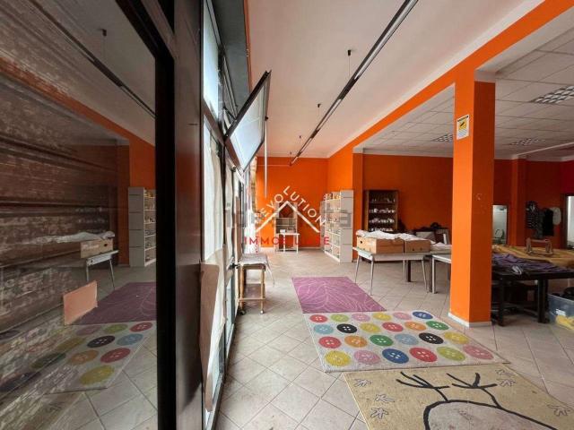 Locale Commerciale in vendita a Regnano, San Leo Bastia