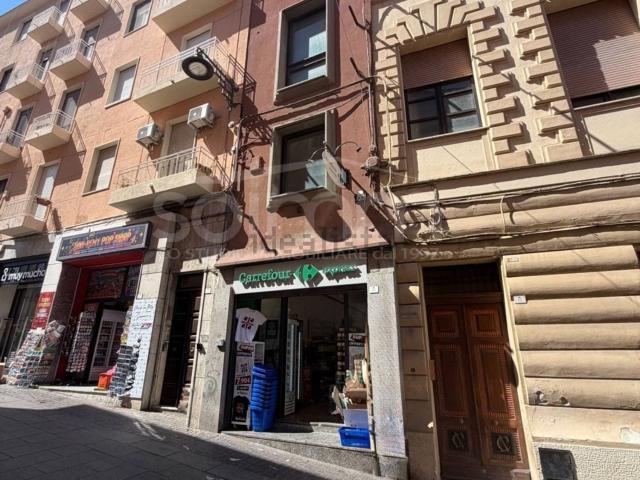 Locale Commerciale in vendita a Lapola/Marina, Cagliari