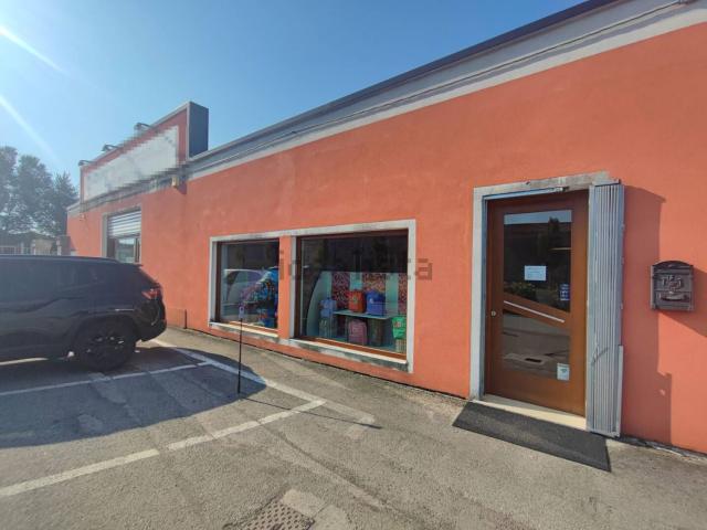 Locale Commerciale in vendita a Lendinara, Veneto