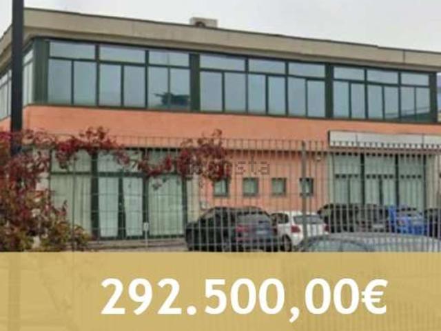 Locale Commerciale in vendita a Santo Lampertico, Thiene