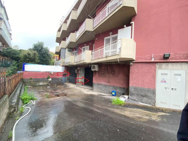 Locale Commerciale in vendita a Monte Po-Nesima-San Leone-Rapisardi, Catania