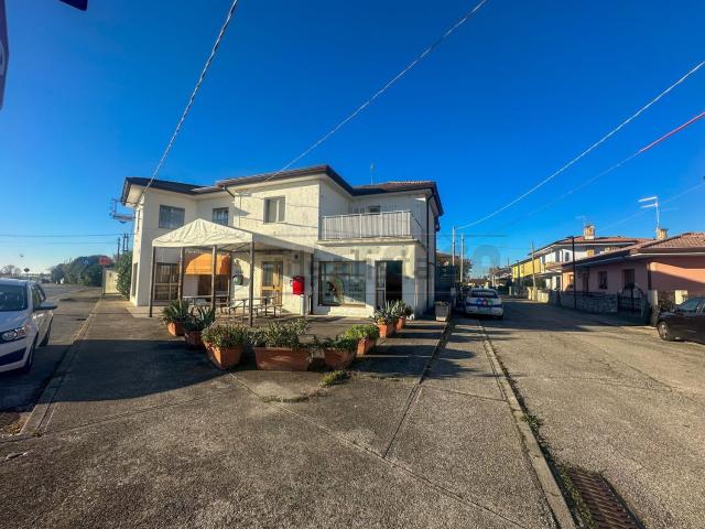 Locale Commerciale in vendita a Galli / I Gjai, San Giorgio di Nogaro / San Zorç di Noiâr