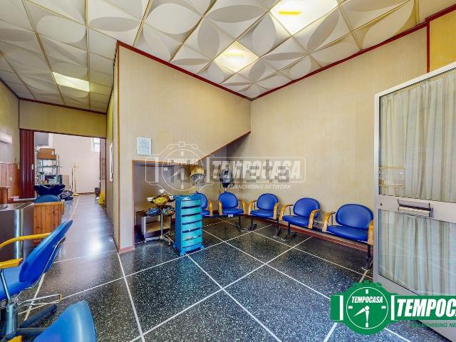 Locale Commerciale in vendita a Piemonte, Alessandria